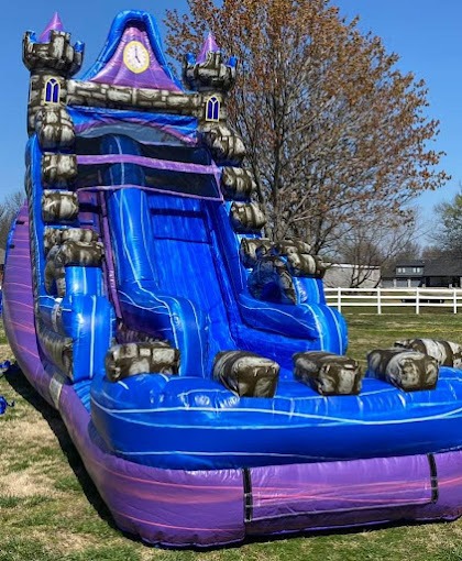 Discover fun and safe inflatable water slide rentals in Tulsa, OK with Show it Off. Perfect for all events, book now for a memorable experience!